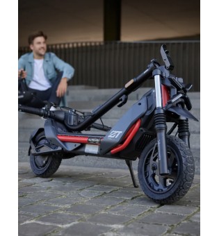 SEGWAY NİNEBOT ELEKTRİKLİ KİCK SCOOTER ZT3 PRO